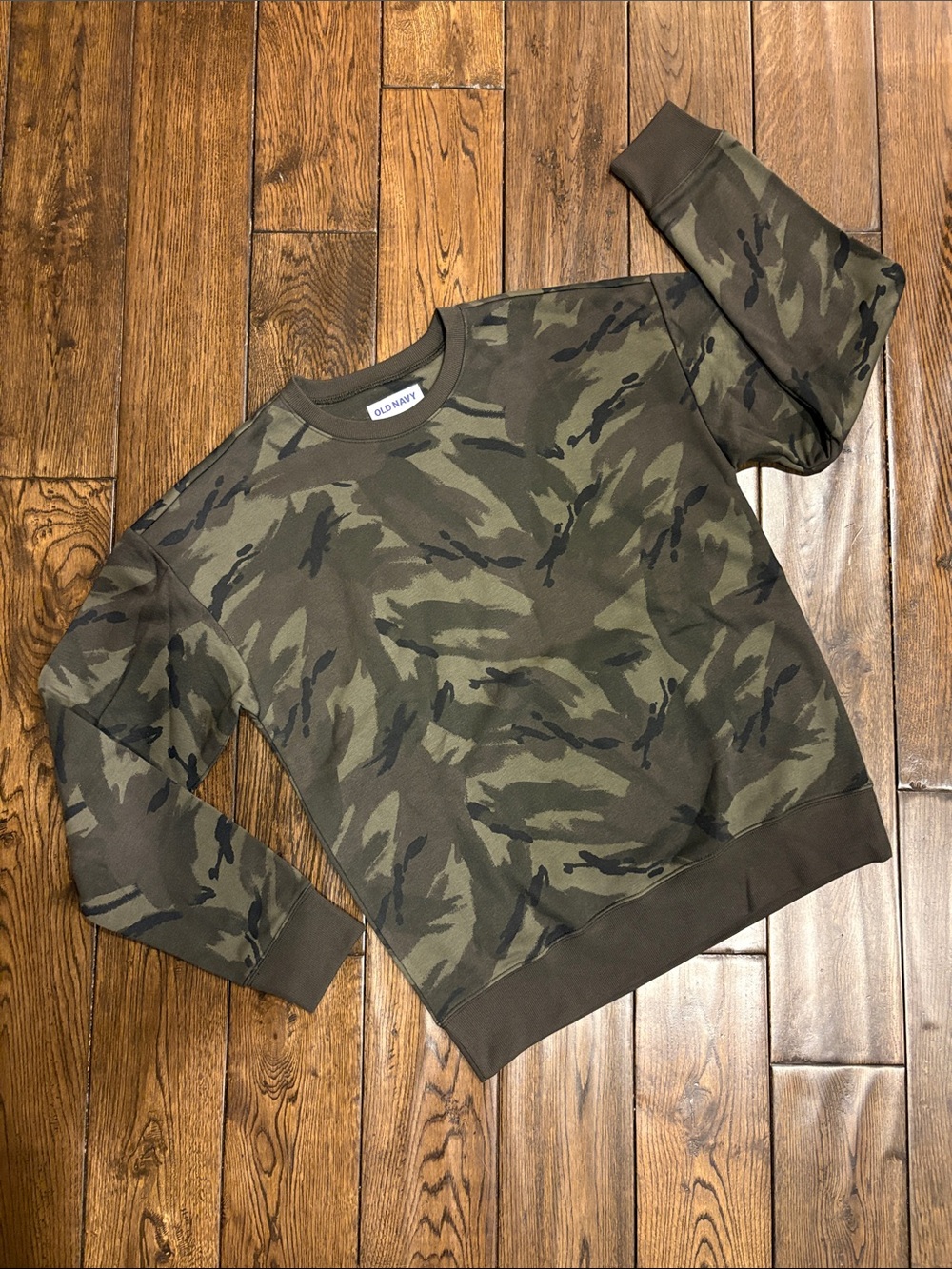 NWOT Old Navy Men's Olive Green Camo Crewneck Sweatshirt